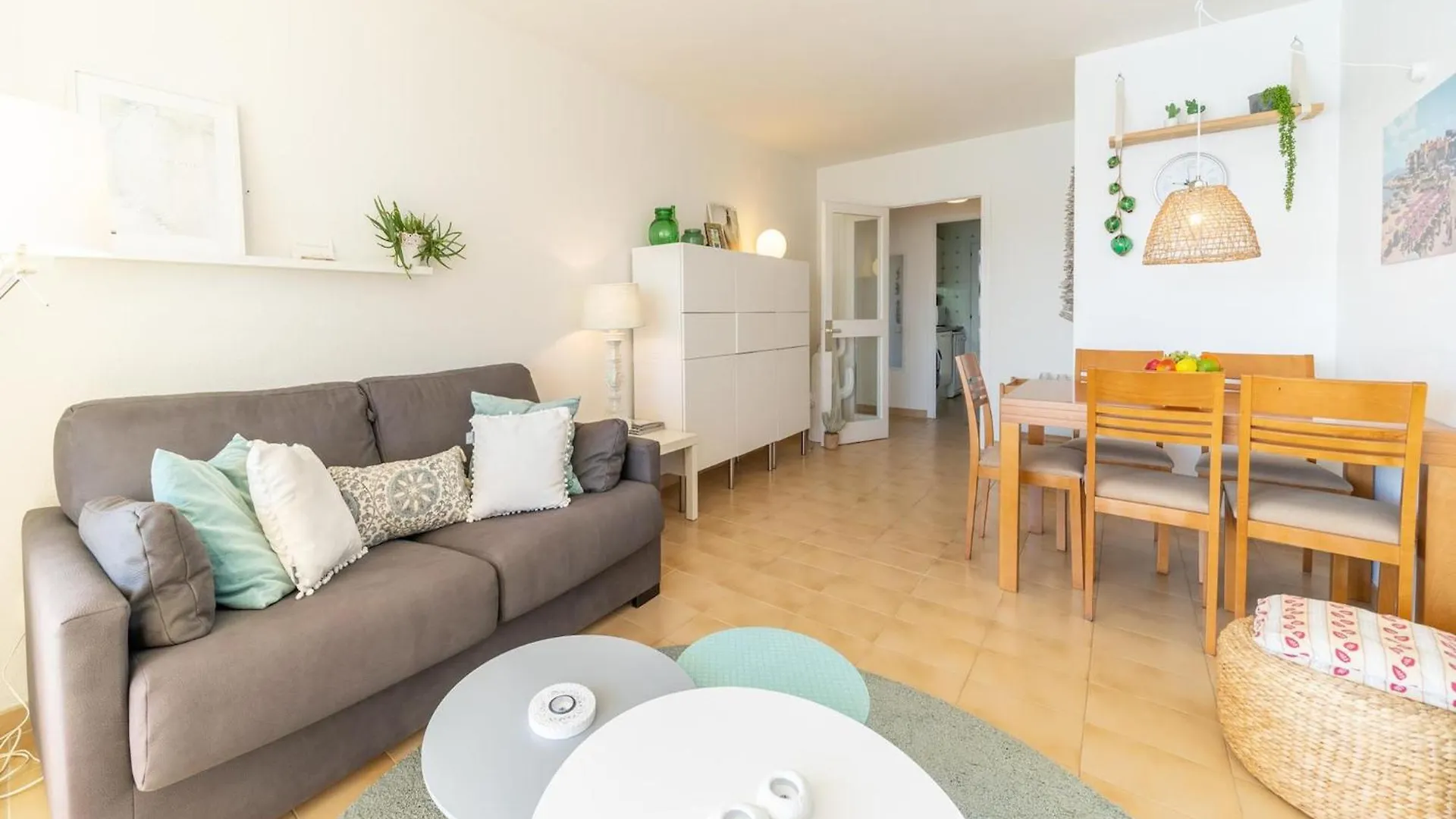2 Bedroom Apartment Near The Beach L'Escala